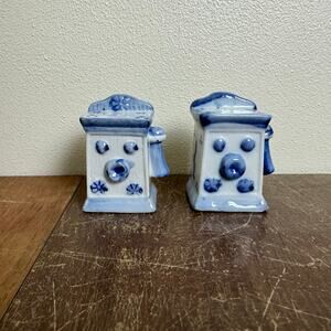 Vintage Blue White‎ Porcelain Old Fashioned Telephone Salt and Pepper shakers